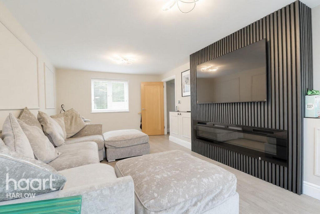 House in Harlow, Little Parndon - View 3