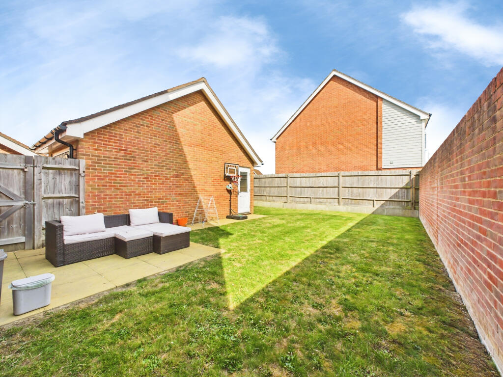 Tributary Lane, Faygate, Horsham, RH12 0BQ - View 4
