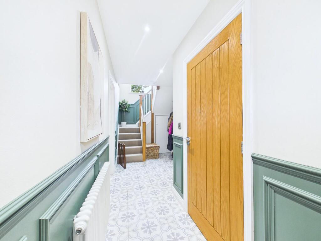 House in Taunton - View 4