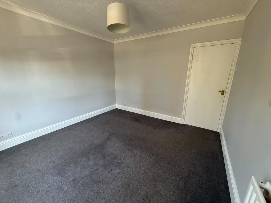 1 Bayliss Court, Guildford, Surrey GU1 4QL photo 4