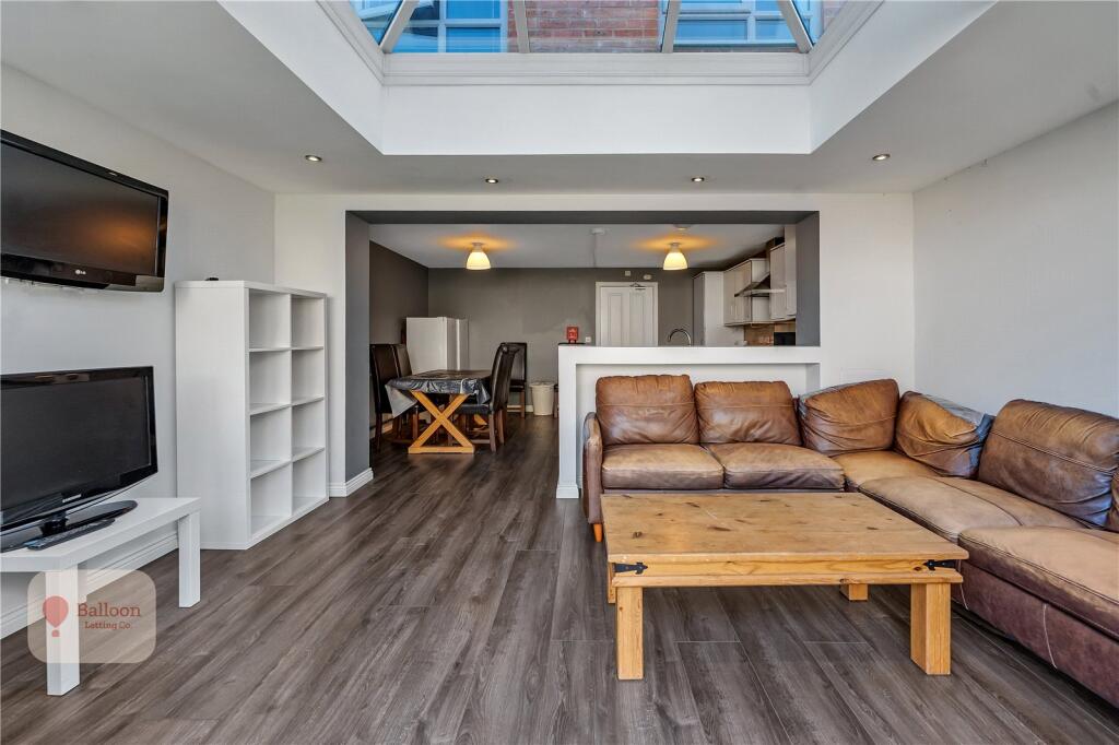 House in Bristol, Tallsticks, Stoke Park and Cheswick - View 3