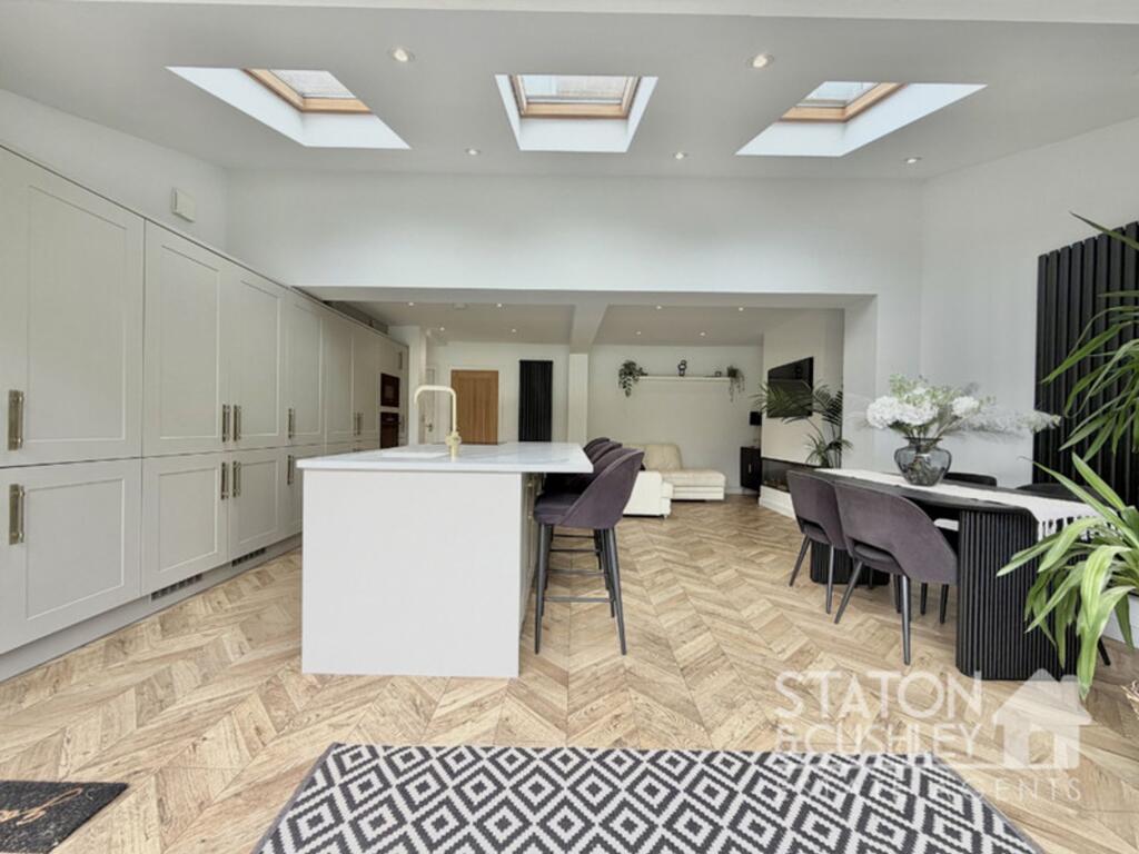 House in Ashfield, Sutton in Ashfield, Nottinghamshire - View 3