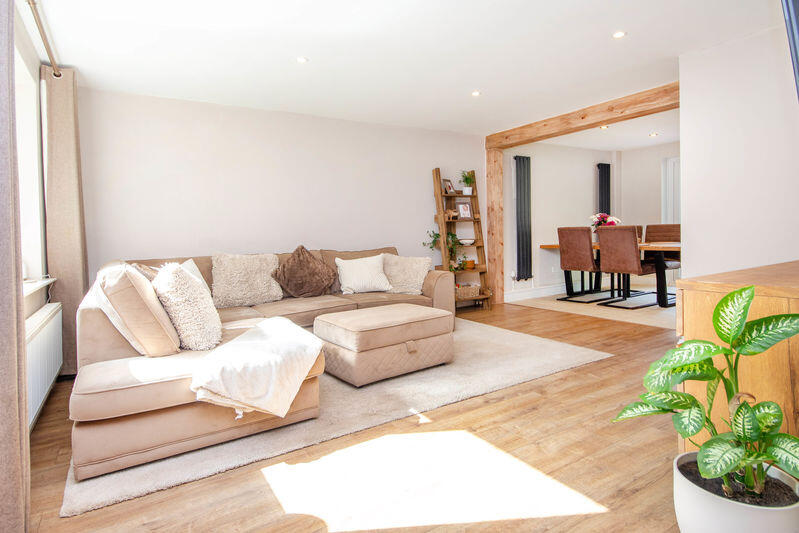 Elliot Close, West Totton photo 4