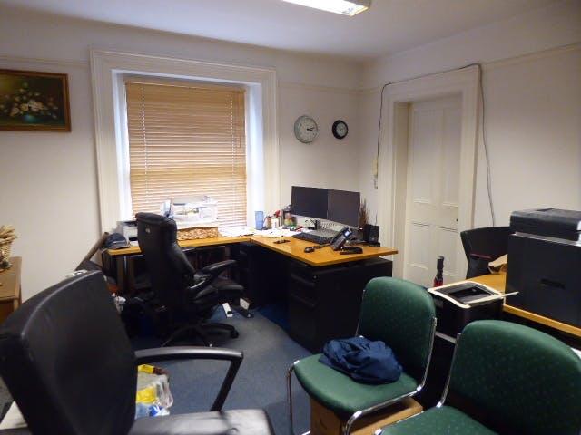 P1050346 rearTR.JPG