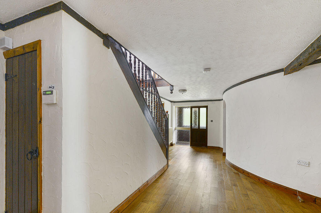 House in Maidstone, Nettlestead - More