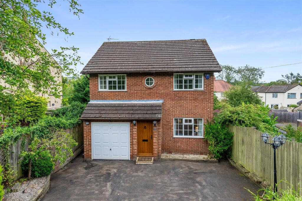 4-bed detached on Bradford Road, Menston, Ilkley, West Yorkshire, LS29, £435,000