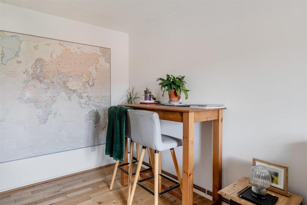 Apartment in Bristol, Three Lamps Estate, Totterdown - View 4