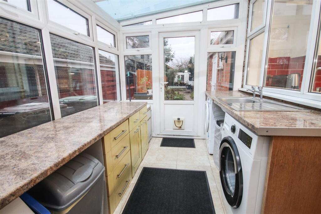 House in Rushden, North Northamptonshire - View 5