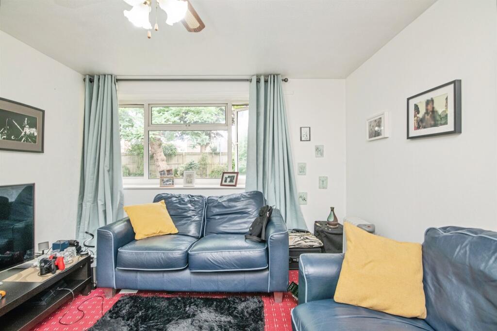 Sunbury Close, Bilston photo 4