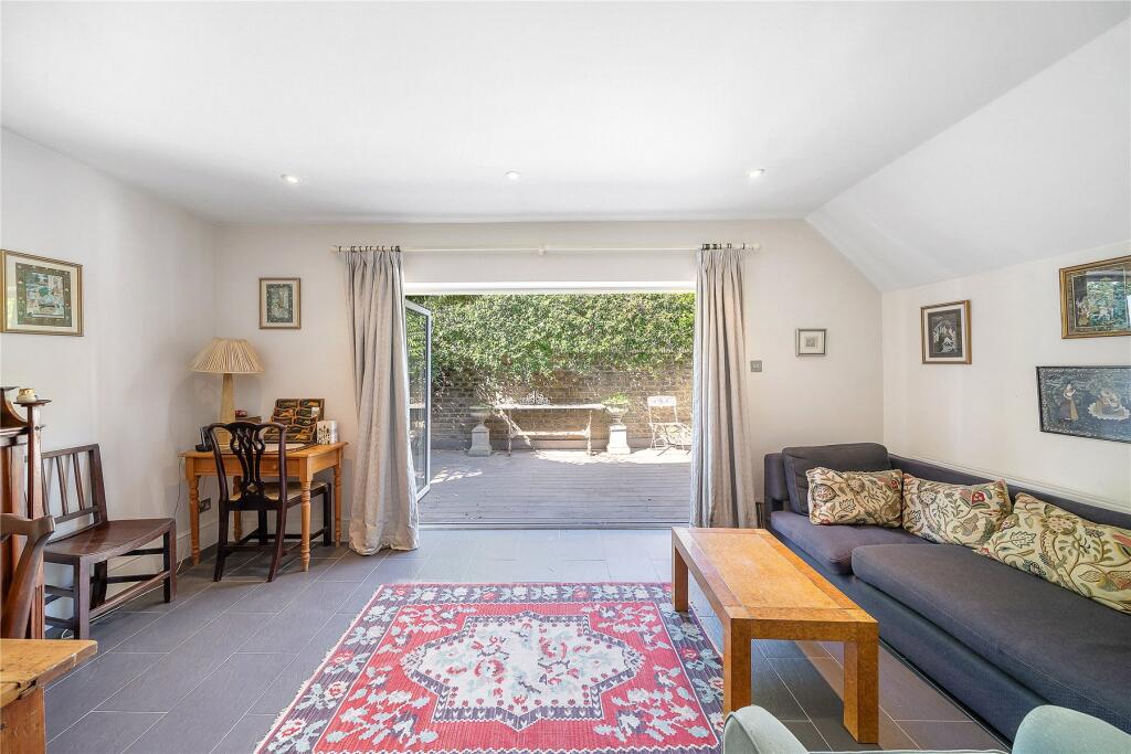 Apartment in London - View 5