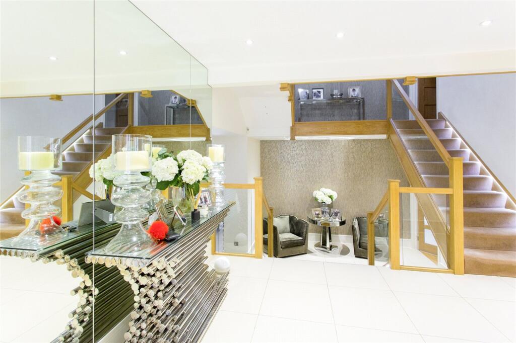 House in Watford - View 5