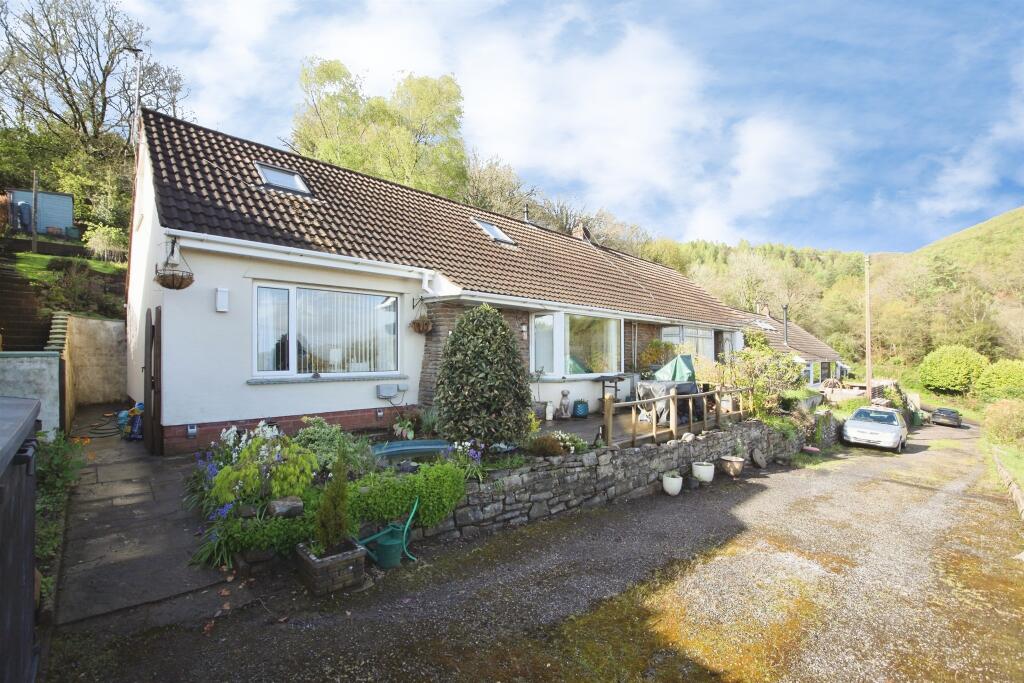 Main image of property: Cwm Fedw, Machen, Caerphilly