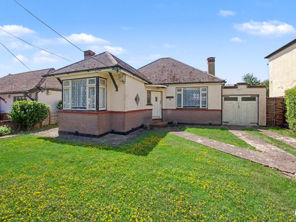 Main image of property: Leslie Road, Rayleigh, SS6