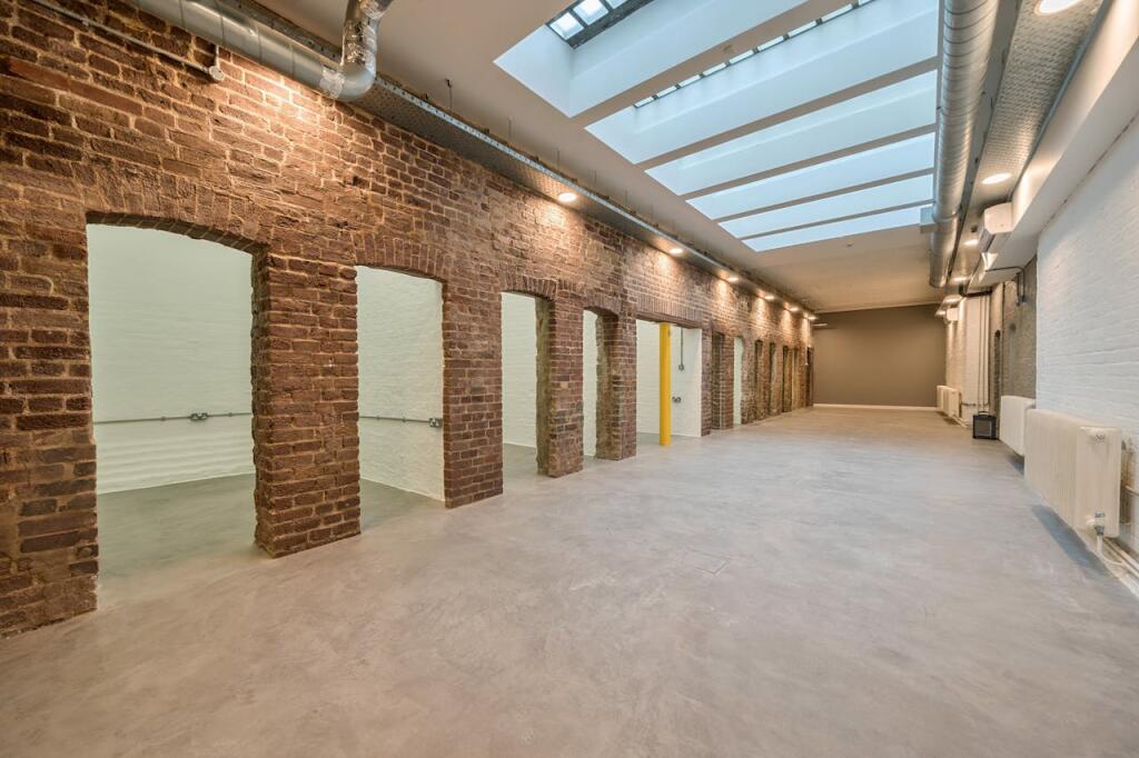 Main image of property: 48 Kingsway Place, London, EC1R 0LU