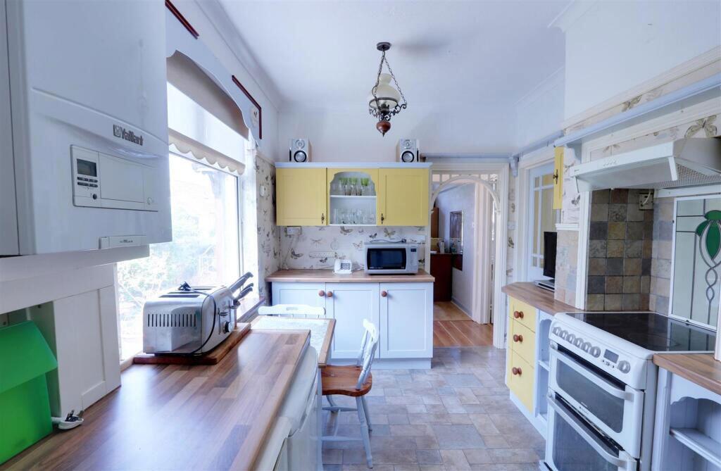 House in Castle Point, Essex - View 2