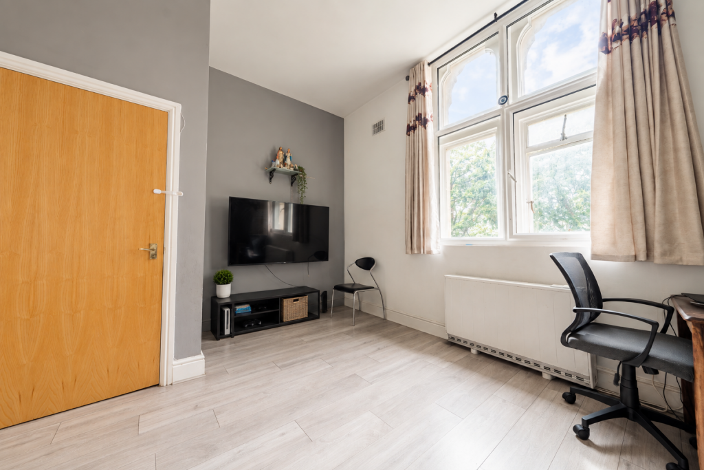 Apartment in Leicester - View 5