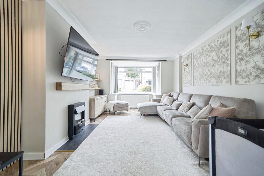 Woodside Avenue, Bingley photo 2