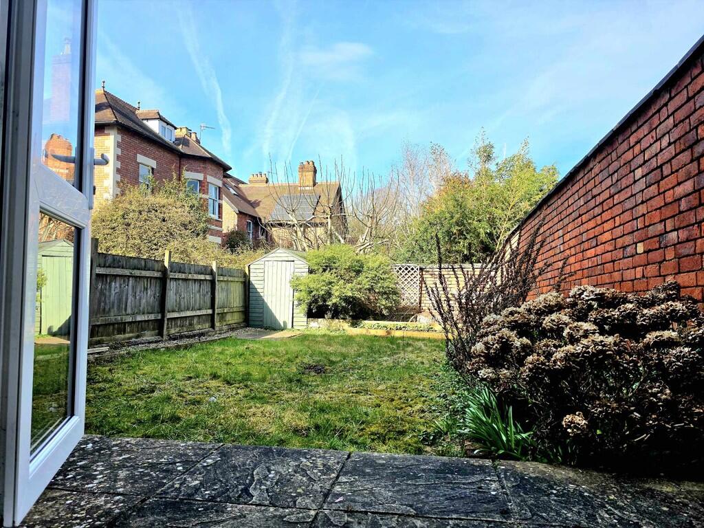 Main image of property: Bath Road, Stroud