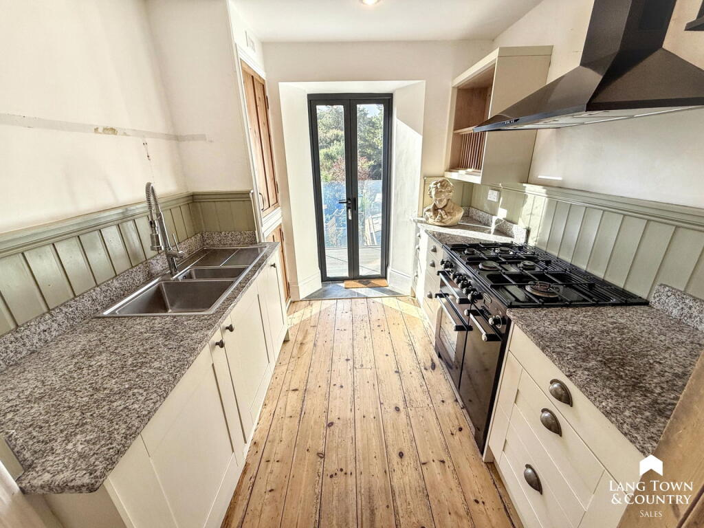 House in Plymouth - View 5