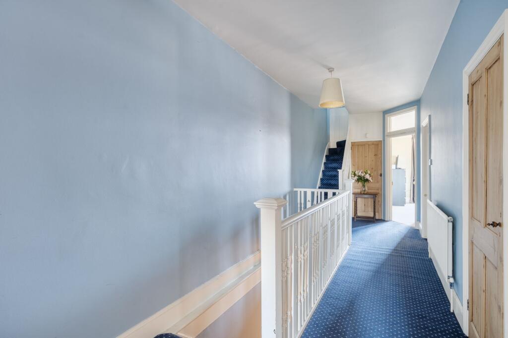 House in Kingston upon Thames - View 5