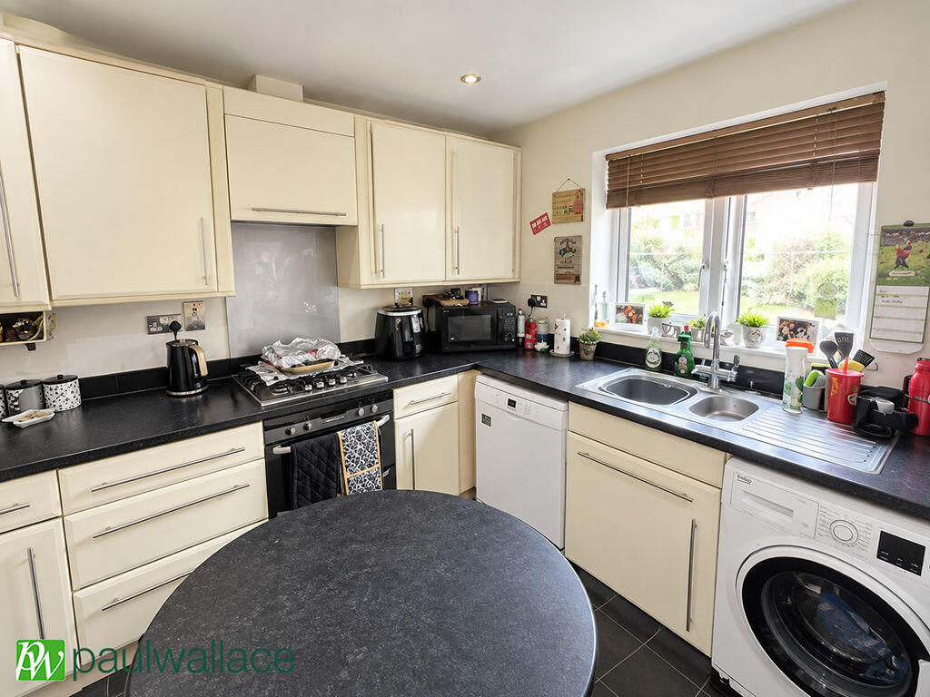 House in Enfield - View 4