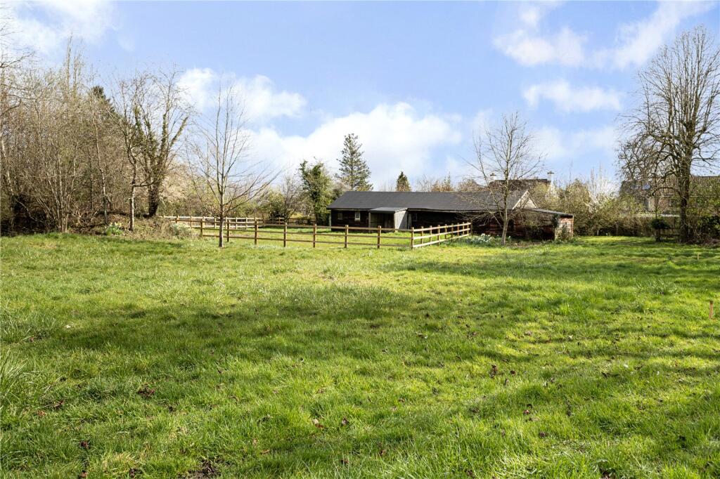 3-bed detached on Darrs Lane, Northchurch, Berkhamsted, HP4, £550,000