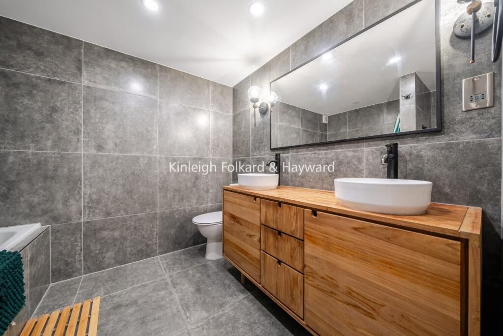 House in London - View 4