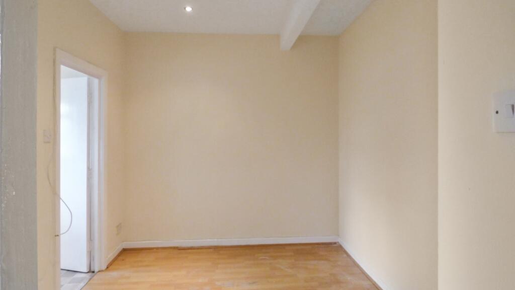 Apartment in Cardiff, Danescourt, Llandaff - View 5