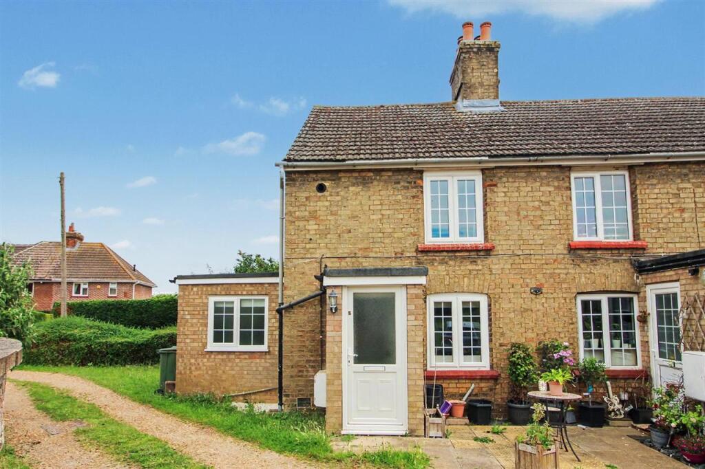 Main image of property: Dynes Place, Moggerhanger