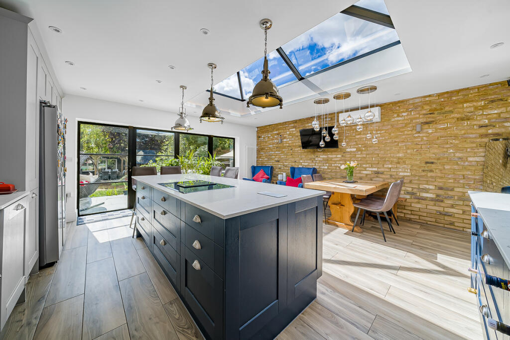 House in London, East Ham - View 4
