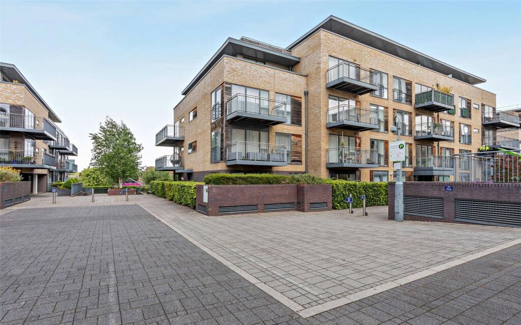 Main image of property: Marlowe House, Kingsley Walk, Cambridge, CB5