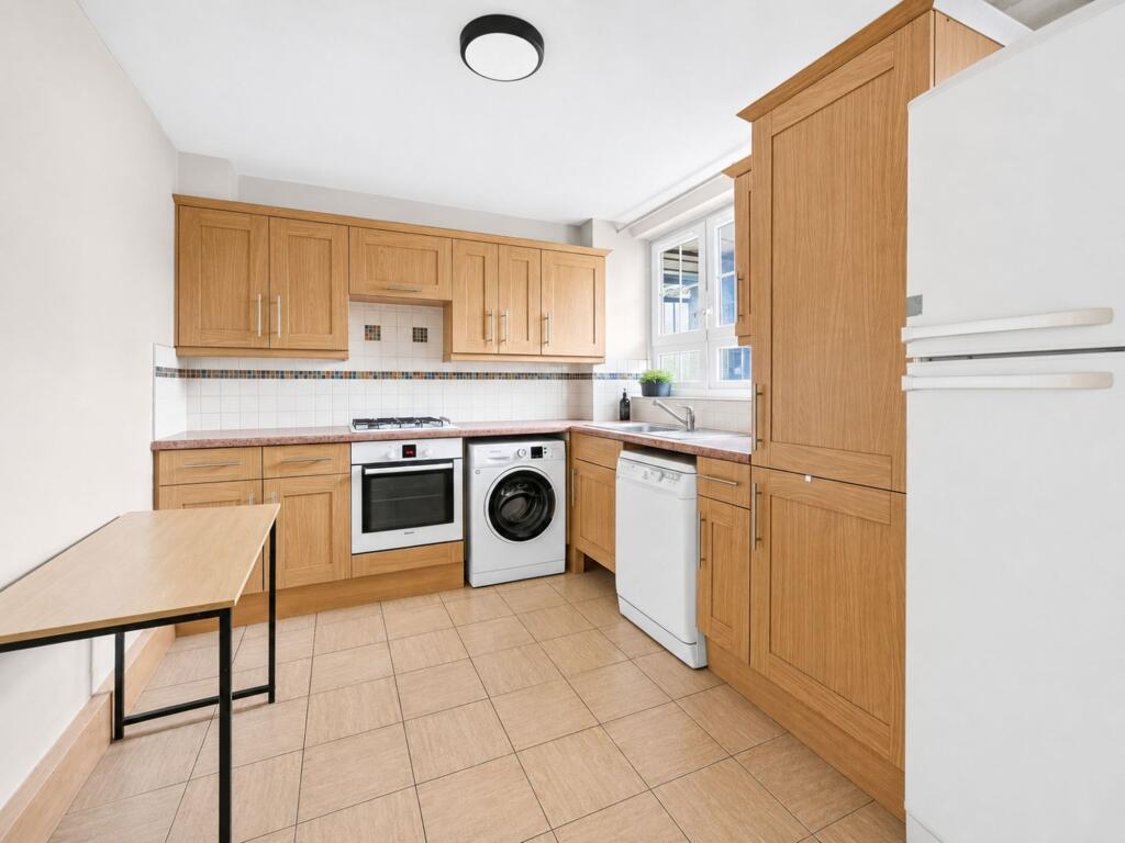Apartment in London - More