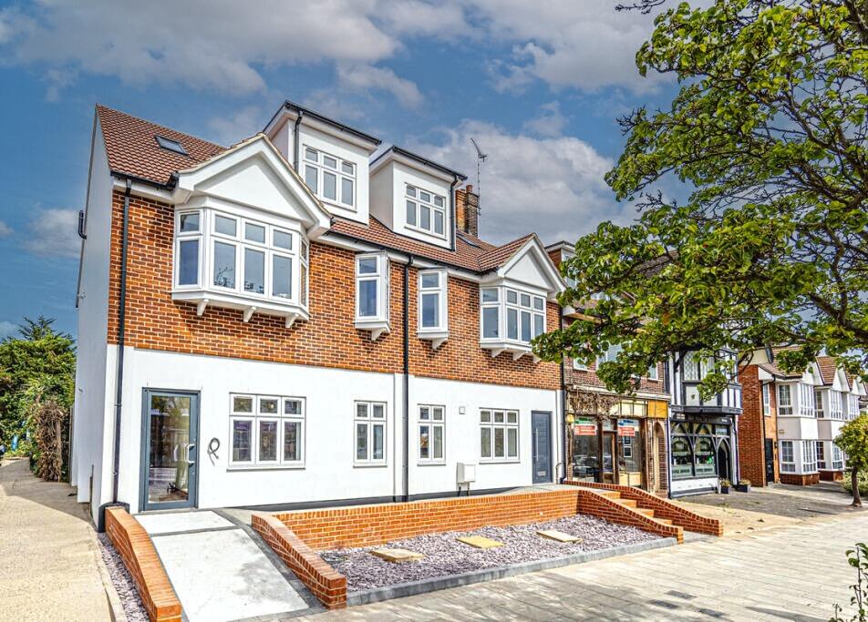 4, River Court,  London Road, Leigh-On-Sea, Essex photo 2