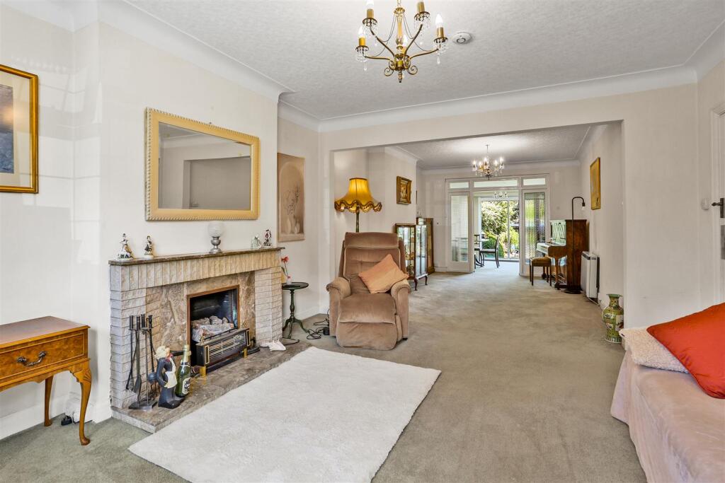 House in Cheam - View 4
