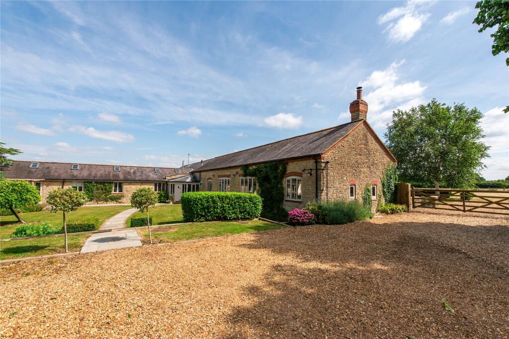 Main image of property: High Street, Harrington, Northamptonshire, NN6
