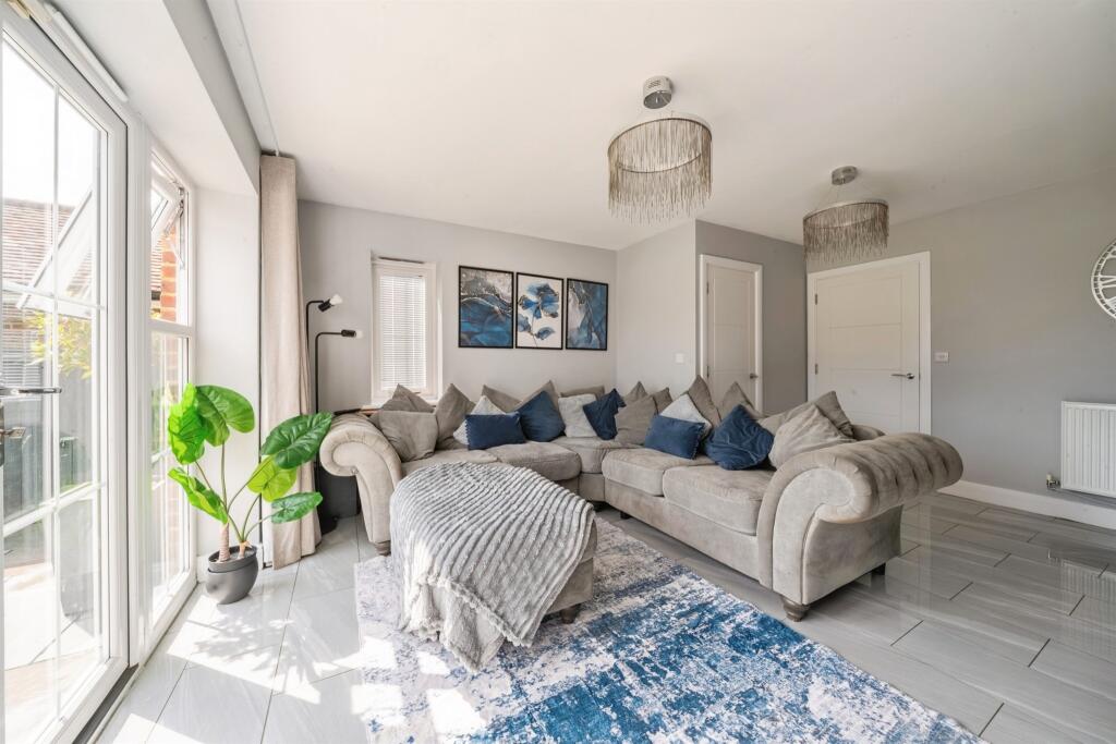 House in Wealden, Crowborough - View 3
