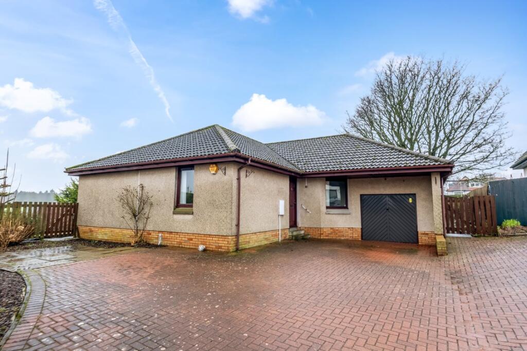 Main image of property: Meadowbank Gardens, Broughty Ferry, Wellbank