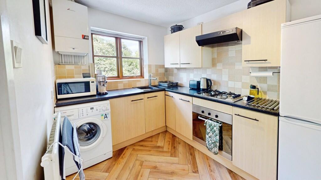 Apartment in Gloucester - View 4