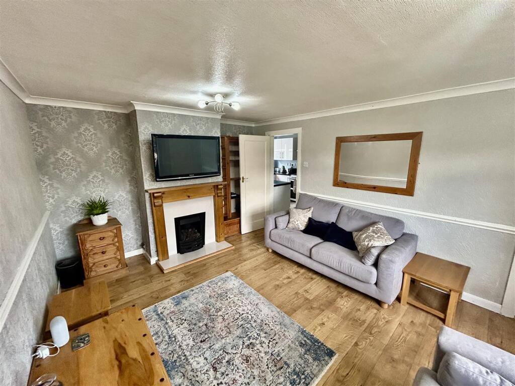 Thompson Drive, Whitchurch photo 2