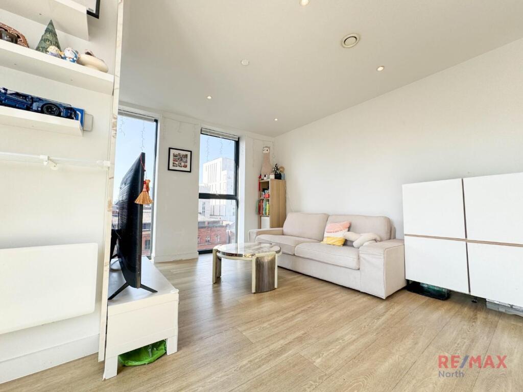 Apartment in Manchester, City Centre - View 3