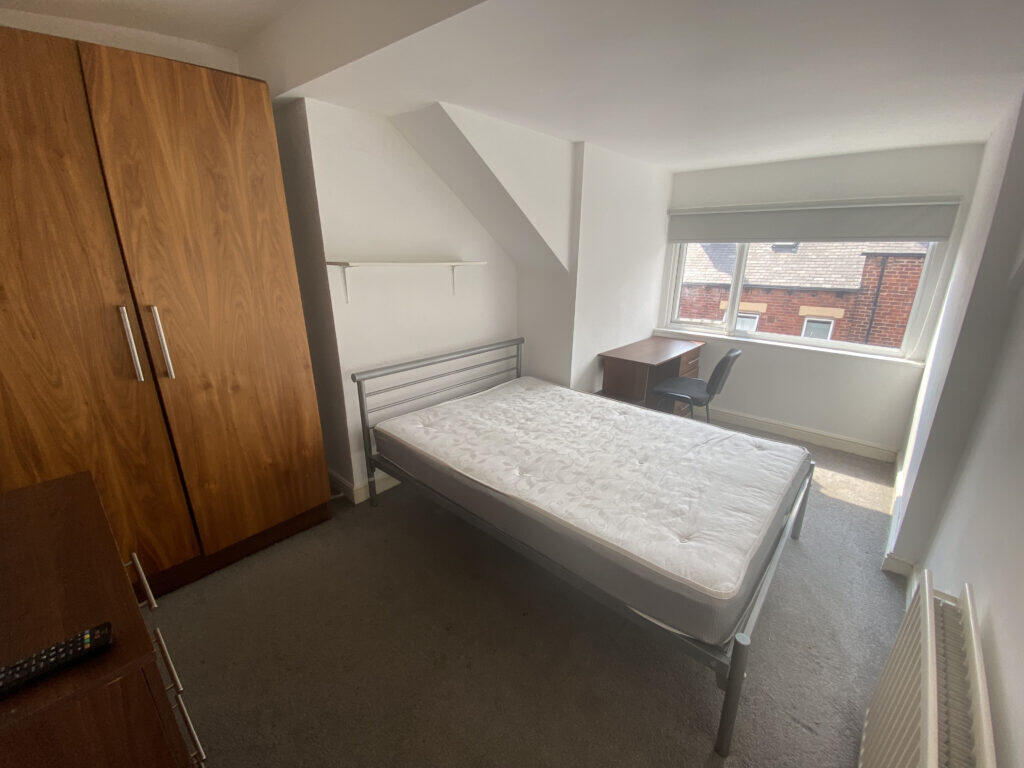 6 bedroom terraced house for rent