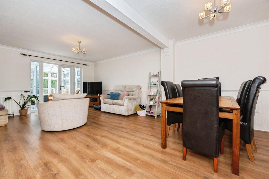 House in Grays, Little Thurrock - View 5