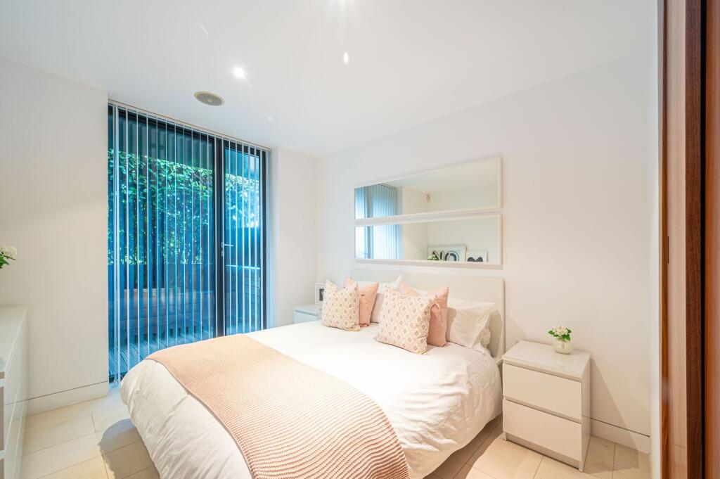 Apartment in London - View 5