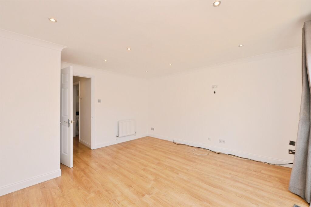 House in Harlow, Essex - View 5