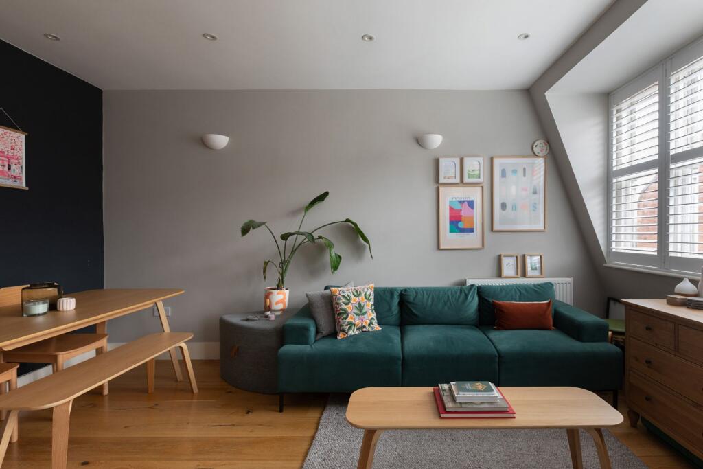 Main image of property: Guide Price £350,000 - £375,000 Newark Street, Whitechapel E1