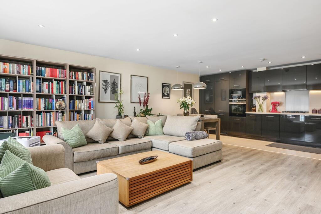 Apartment in Tonbridge - More