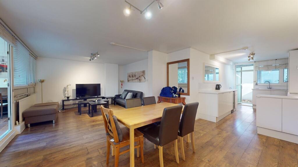 Apartment in London - More
