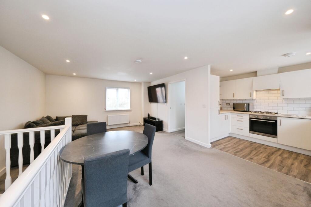 Main image of property: Withnall Close, Gedling, Nottingham, Nottinghamshire, NG4