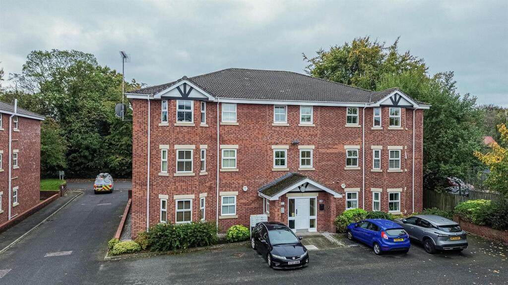Main image of property: The Old Quays, Latchford, Warrington, WA4