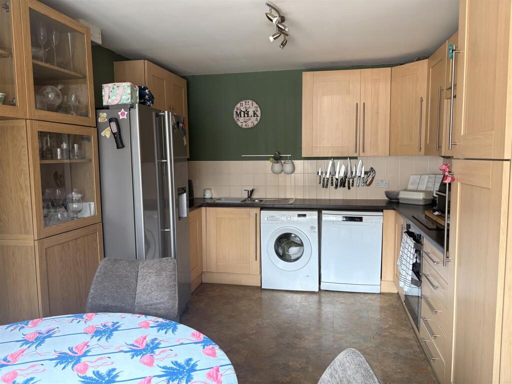 House in Basildon, Essex - View 4